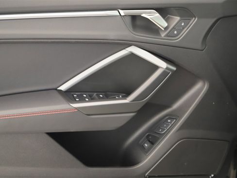 Certified 2025 Audi Q3 2.0T Premium Plus w/ Premium Plus Package image 23