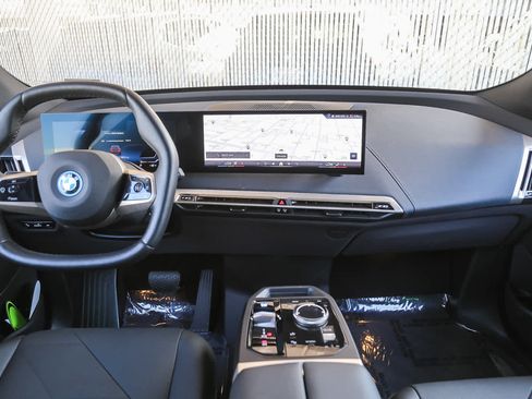 Used 2025 BMW iX xDrive50 w/ Sport Package image 9