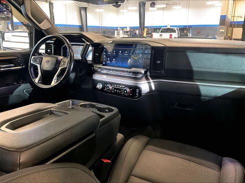 Used 2022 Chevrolet Silverado 1500 LT Trail Boss image 14