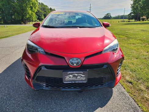 Used 2017 Toyota Corolla SE FWD image 3