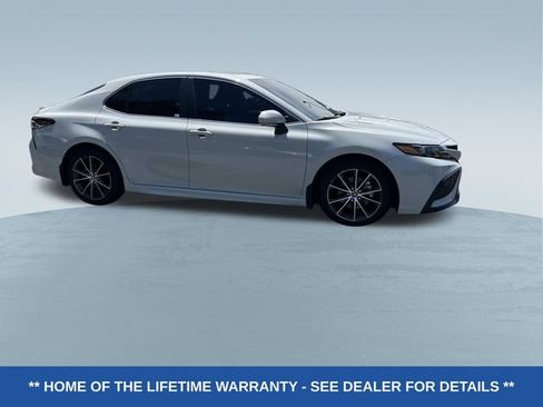 Used 2023 Toyota Camry SE w/ Convenience Package FWD image 2