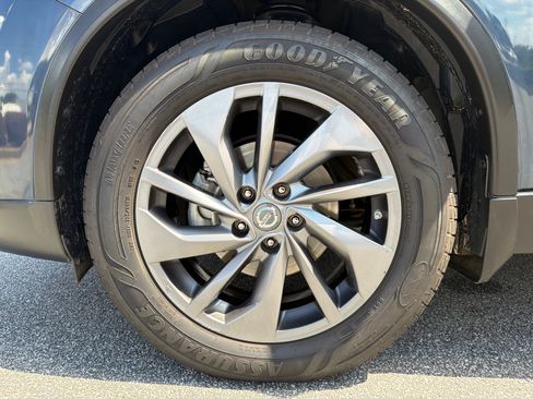 Used 2016 Nissan Rogue SL w/ SL Premium Package FWD image 11