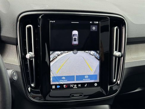 Certified 2023 Volvo XC40 B5 Plus w/ Protection Package Premier image 26