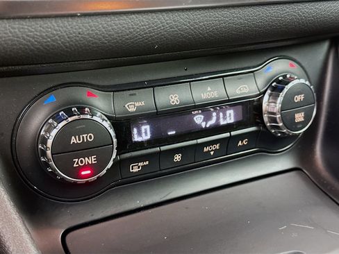 Used 2017 Mercedes-Benz GLA 250 4MATIC image 23