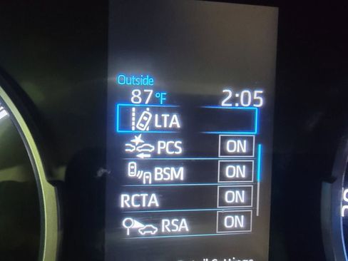 Used 2021 Toyota RAV4 XLE Premium image 24