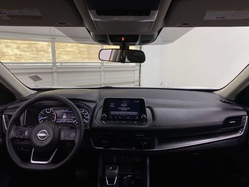 Used 2024 Nissan Rogue SV image 12