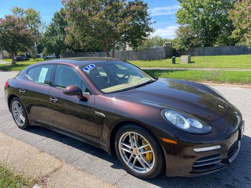 Used 2014 Porsche Panamera 4 image 8