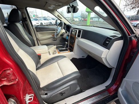 Used 2010 Jeep Grand Cherokee Limited image 16