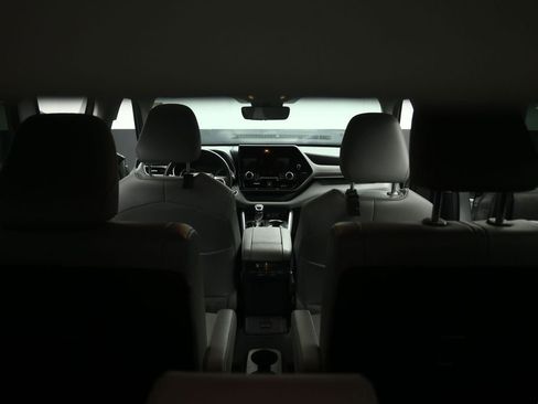 Used 2023 Toyota Highlander XLE FWD image 72