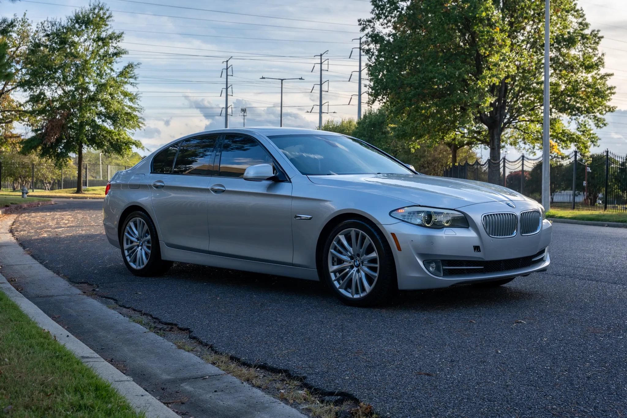 Used 2011 BMW 550i Sedan RWD image 4