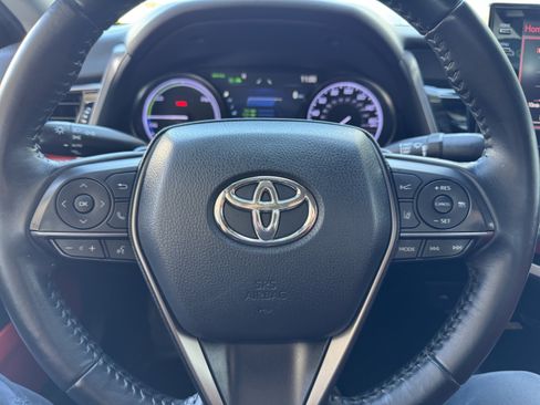 Used 2022 Toyota Camry XSE FWD image 32