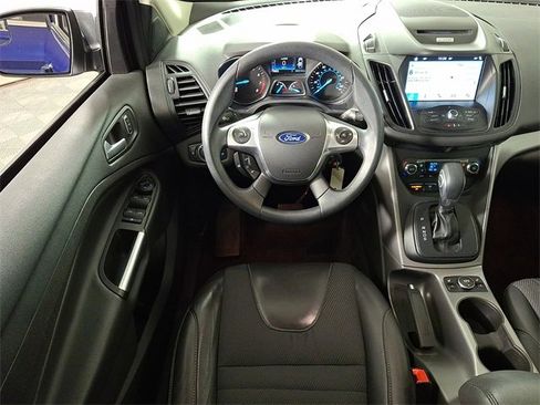 Used 2016 Ford Escape SE w/ SE Chrome Package image 2