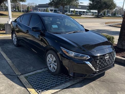 Used 2025 Nissan Sentra S image 4