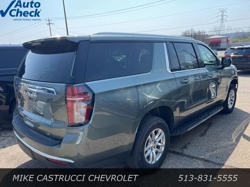Used 2024 Chevrolet Suburban LT image 3