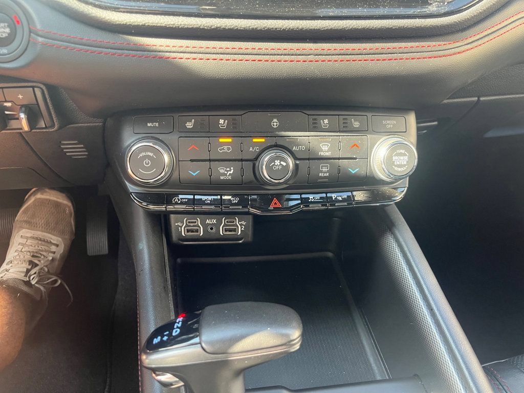 Used 2024 Dodge Durango GT AWD/4WD image 18