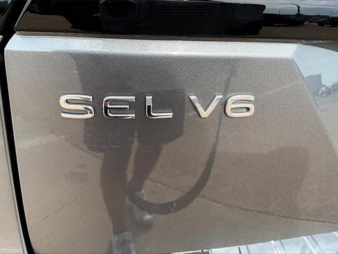 Used 2023 Volkswagen Atlas SEL R-Line image 33