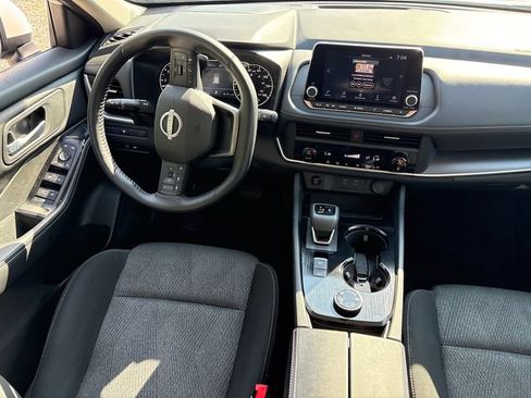 Used 2025 Nissan Rogue SV AWD/4WD image 20