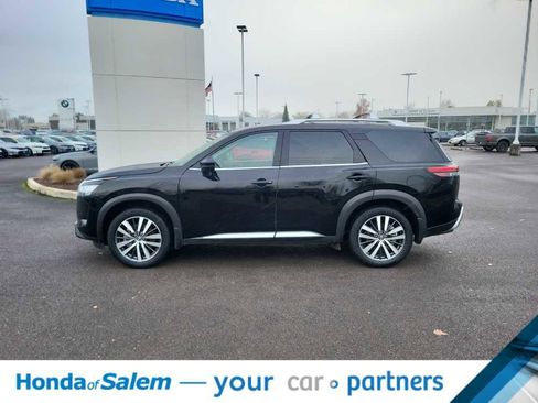Used 2022 Nissan Pathfinder Platinum w/ Cargo Package image 28