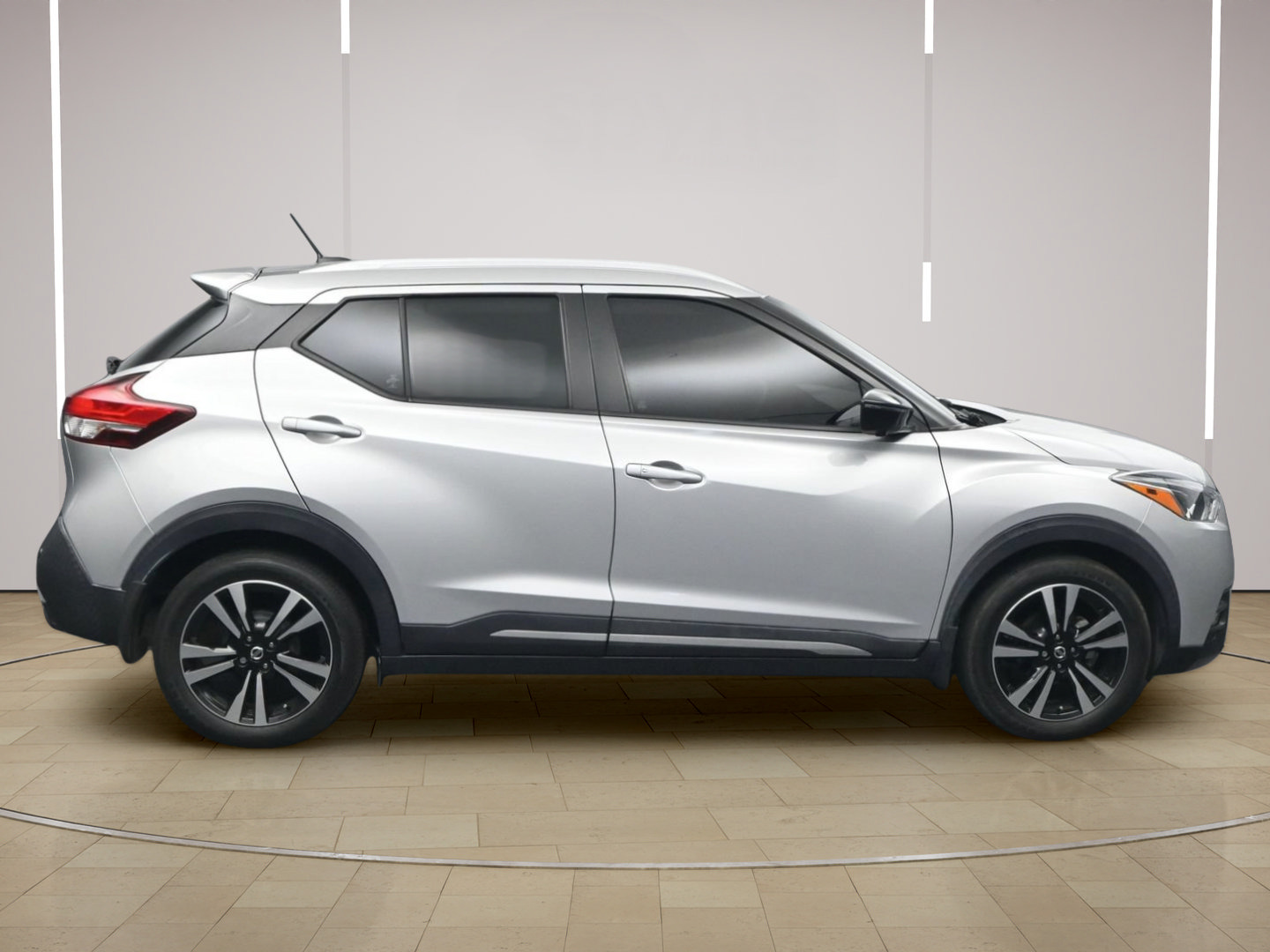 Used 2020 Nissan Kicks SR w/ SR Premium Package FWD image 8