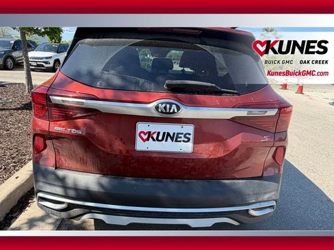 Used 2021 Kia Seltos S AWD/4WD image 3