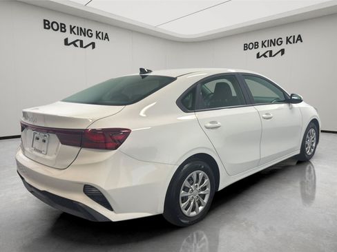 Used 2024 Kia Forte LX FWD image 5