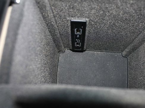 Used 2018 Mercedes-Benz GLE 350 4MATIC image 26