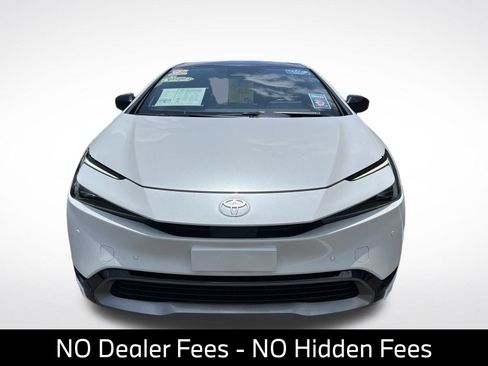 Used 2025 Toyota Prius Limited FWD image 3