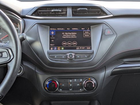 Used 2022 Chevrolet TrailBlazer RS image 16