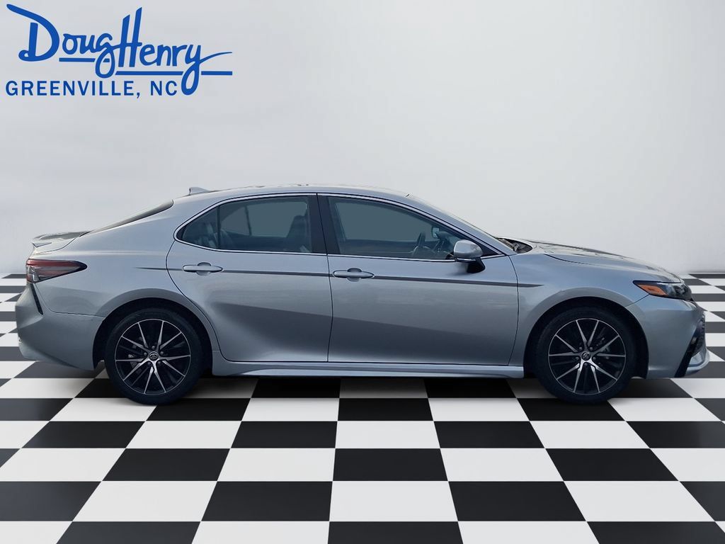Used 2023 Toyota Camry SE w/ Convenience Package FWD image 6