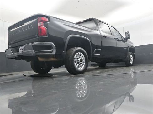 Used 2024 Chevrolet Silverado 2500 LT w/ Z71 Off-Road Package image 37