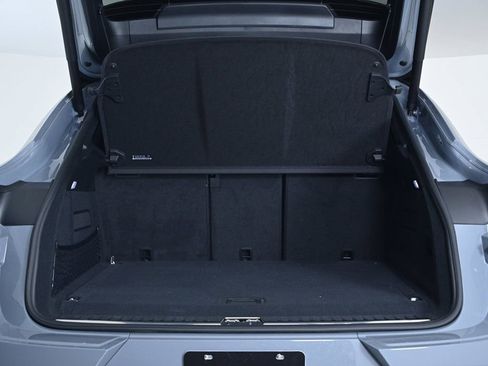 Certified 2025 Porsche Cayenne E-Hybrid Coupe image 28