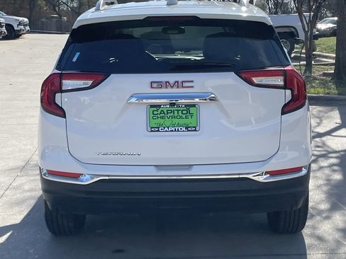 Used 2024 GMC Terrain SLT image 5