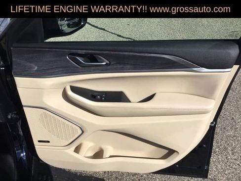 Used 2024 Jeep Grand Cherokee L Limited w/ Luxury Tech Group II AWD/4WD image 15