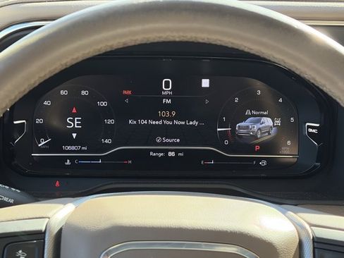 Used 2023 GMC Yukon XL Denali image 24