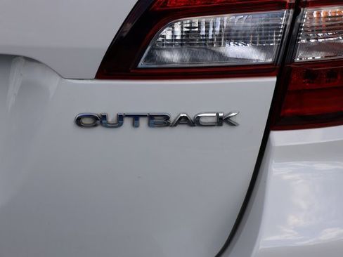 Used 2018 Subaru Outback 2.5i Premium image 46