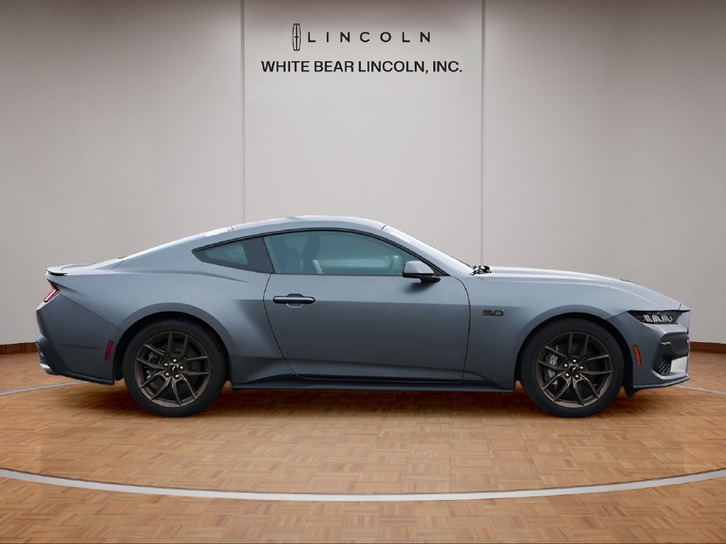 Used 2025 Ford Mustang GT Premium RWD image 4
