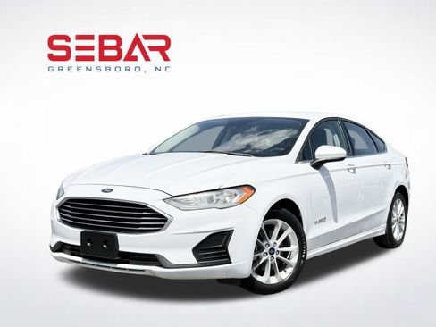 Used 2019 Ford Fusion SE FWD image 1