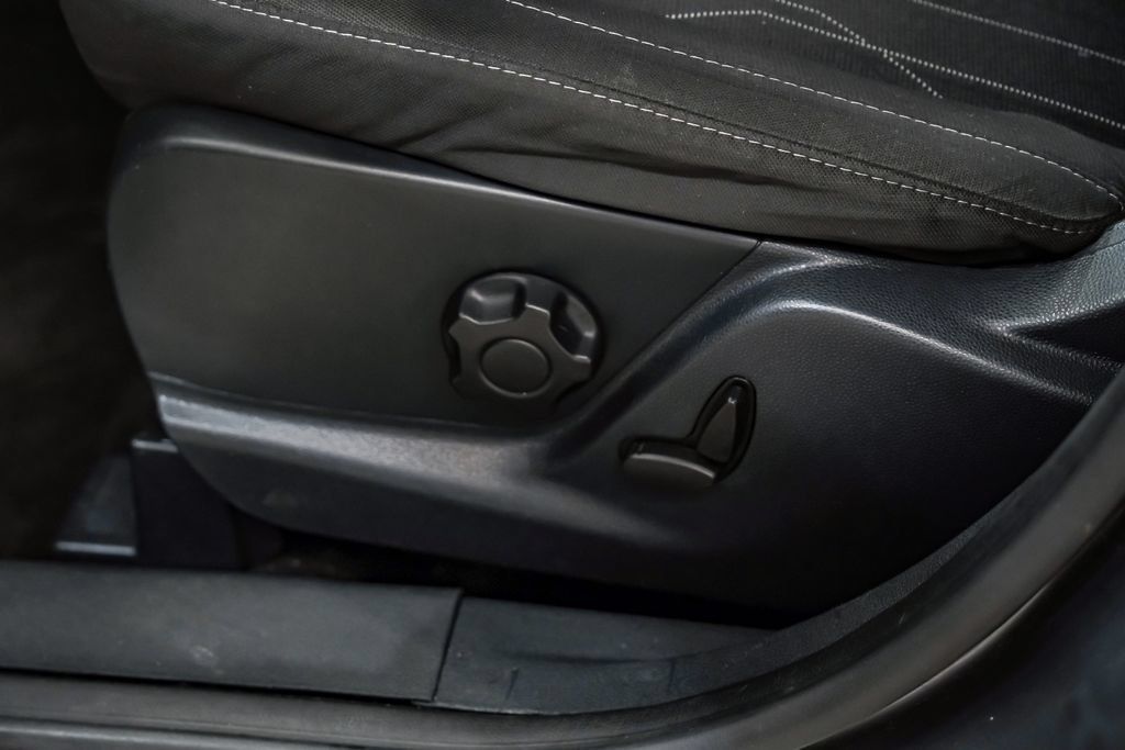 Used 2019 Ford EcoSport SE FWD image 33