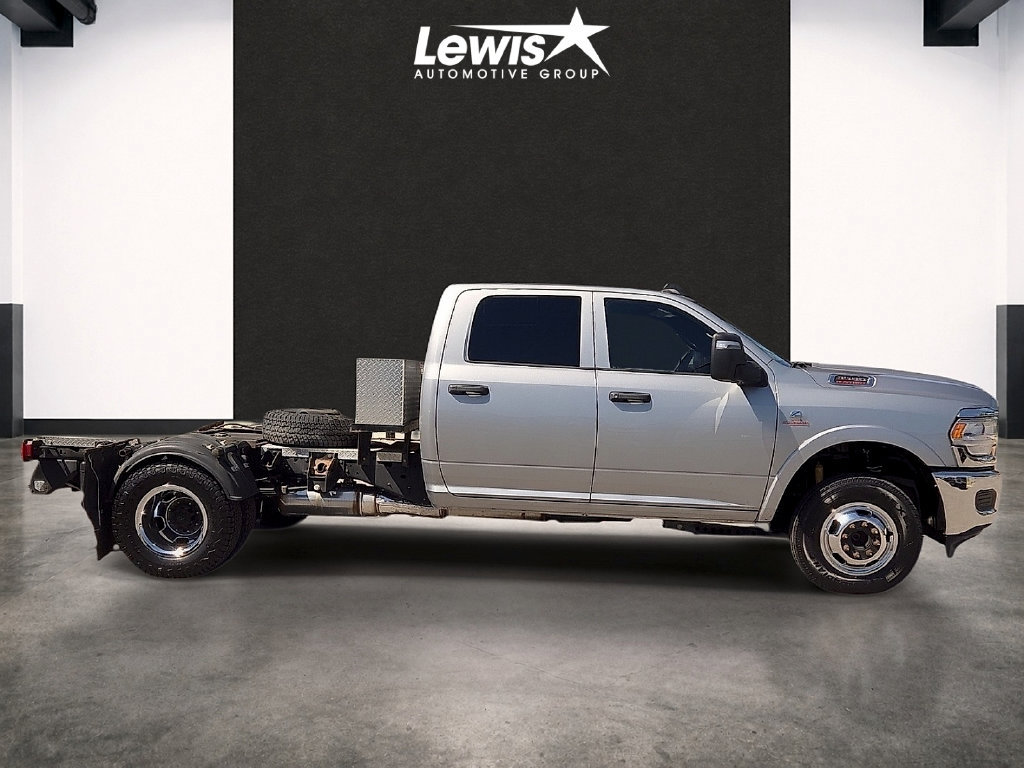 Used 2023 RAM 3500 Tradesman w/ Chrome Appearance Group AWD/4WD image 5