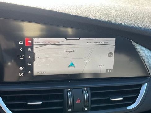 Used 2023 Alfa Romeo Giulia Veloce image 23