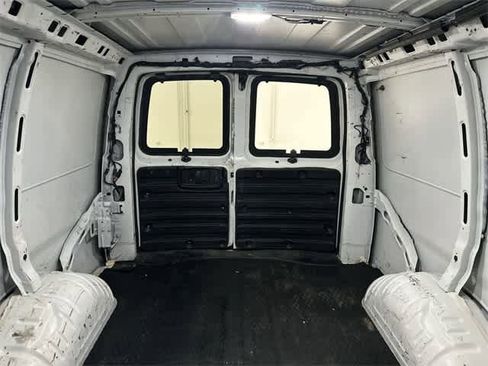Used 2018 Chevrolet Express 2500 w/ Driver Convenience Package image 14