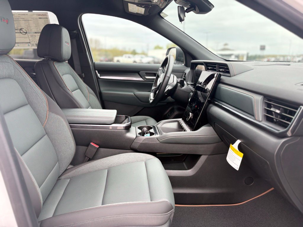 Used 2026 GMC Terrain AT4 w/ Convenience Package III AWD/4WD image 28