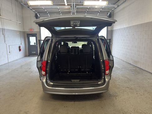 Used 2019 Dodge Grand Caravan GT FWD image 13