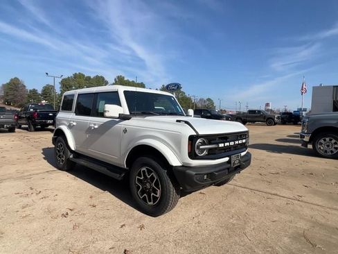 New 2025 Ford Bronco Outer Banks image 8