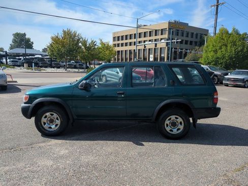 Used 1997 Nissan Pathfinder LE AWD/4WD image 9