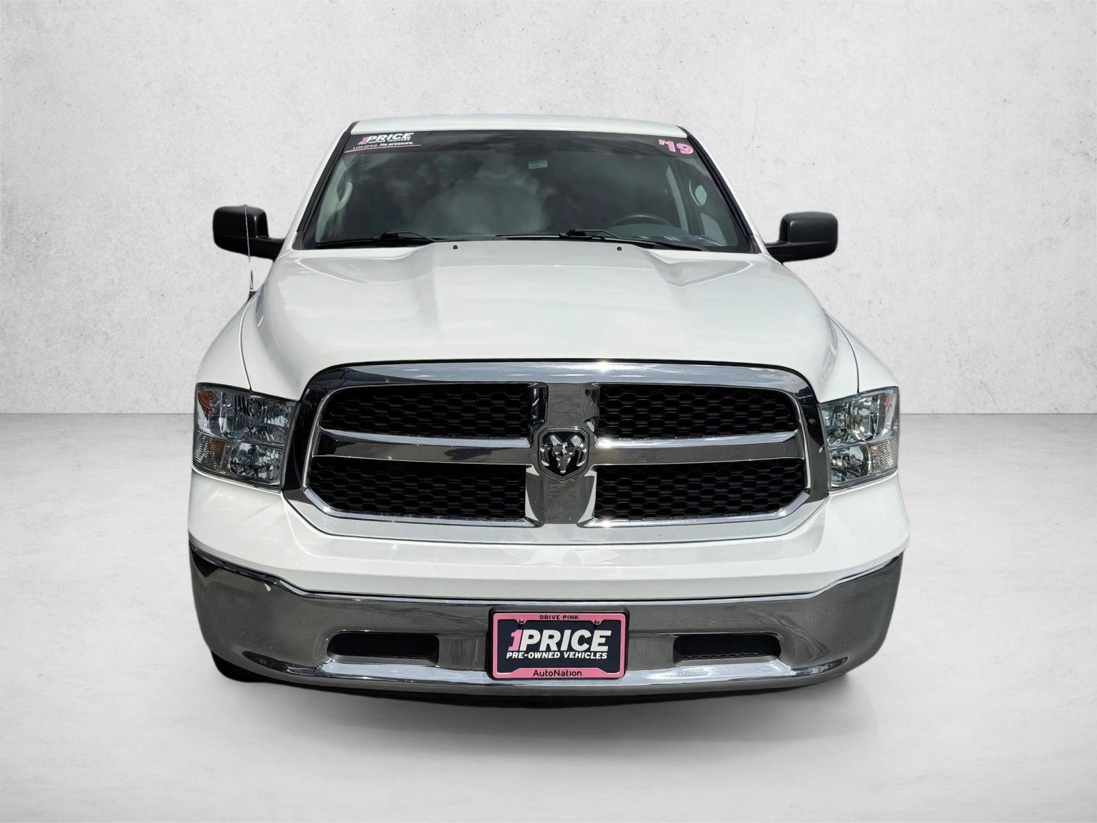 Used 2019 RAM 1500 Classic SLT AWD/4WD image 2