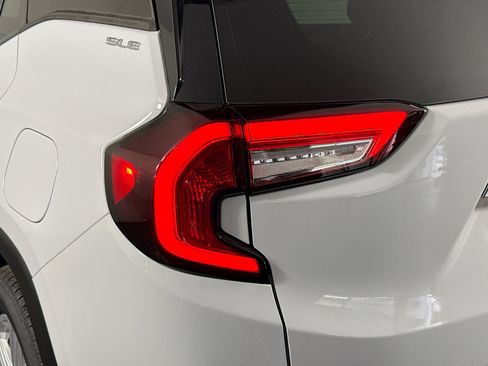 Used 2022 GMC Terrain SLE FWD image 36