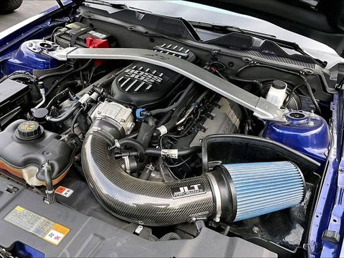 Used 2013 Ford Mustang GT Premium w/ Electronics Pkg RWD image 30