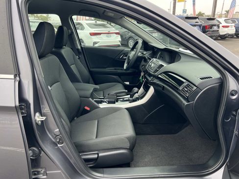 Used 2016 Honda Accord LX image 27