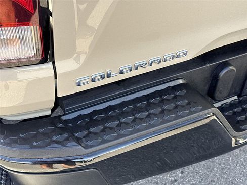 Used 2024 Chevrolet Colorado W/T RWD image 27